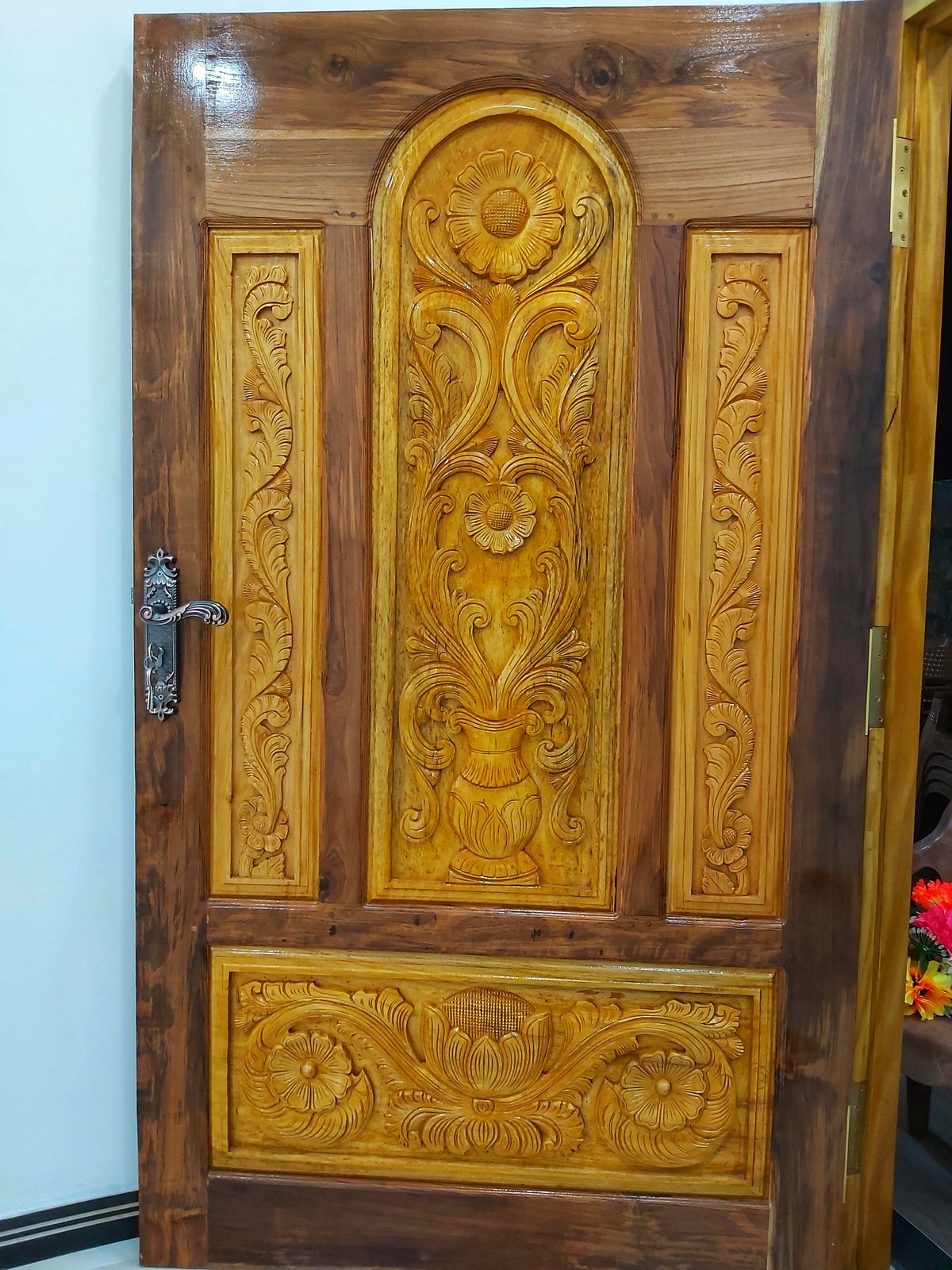 Carved Crest Solid Timber Door - Single entry door featuring an ornate carved crest header and decorative side moldings.