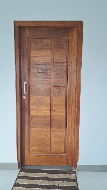 Classic framed entrance door in polished timber, design DR-020