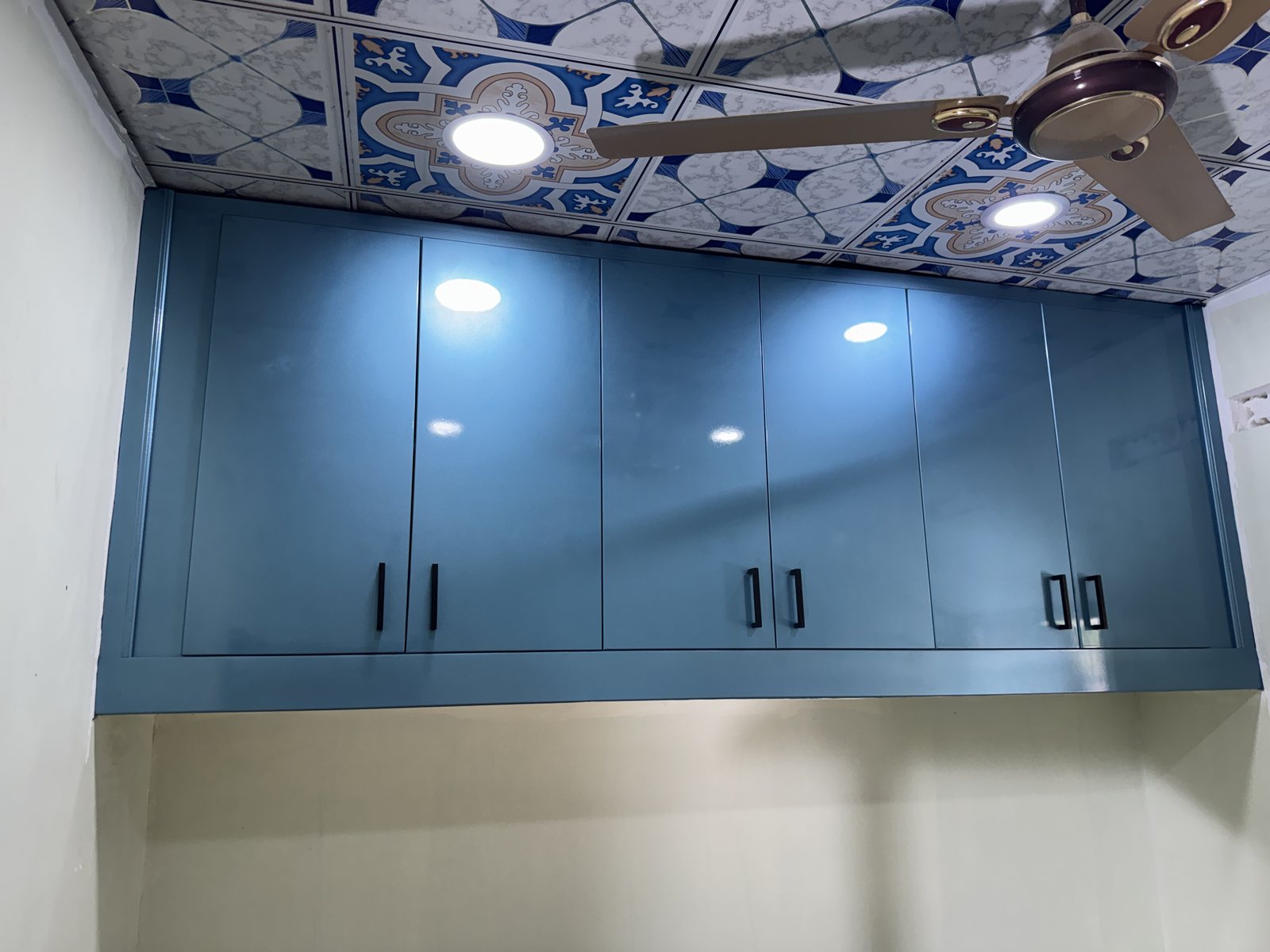 Bespoke solid wood living furniture cabinetry unit