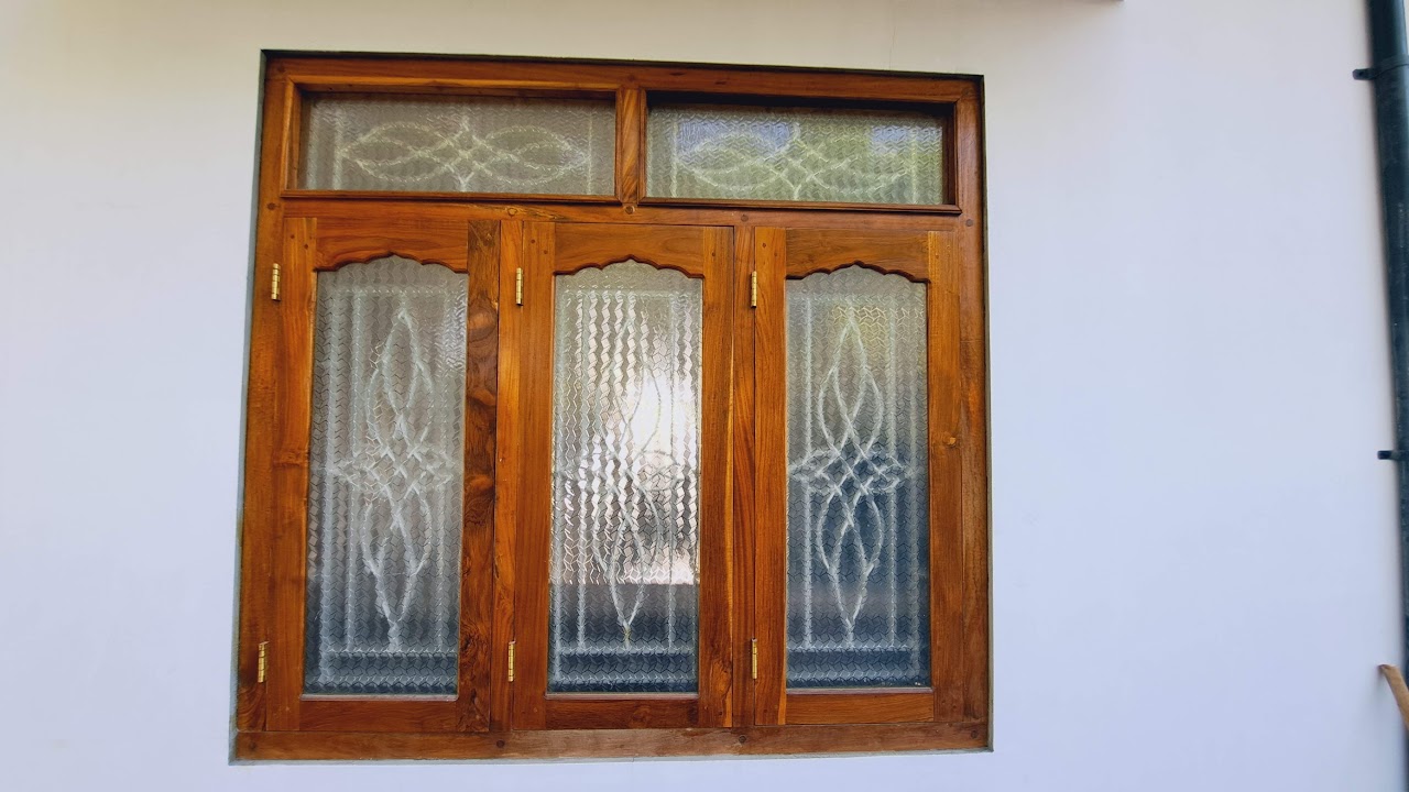 Textured-glass timber window in solid timber, design WN-030